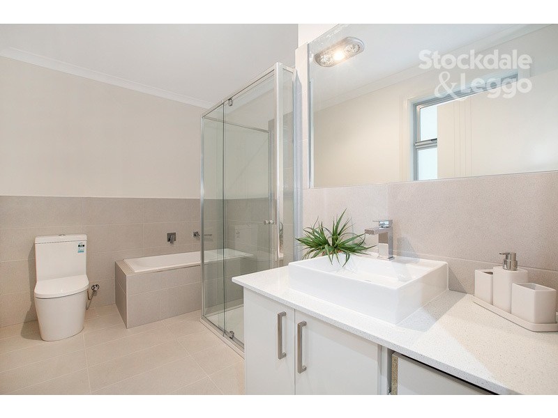 1/11 Lex Grove, Oak Park VIC 3046