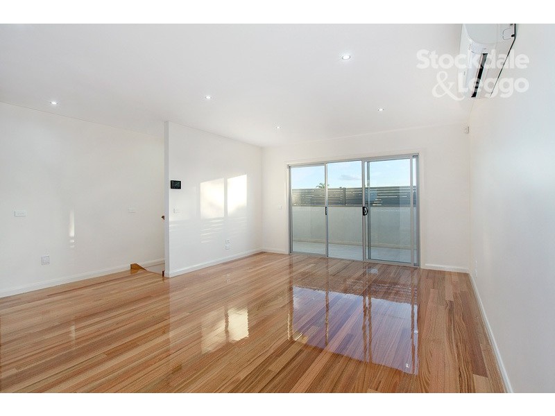 1/11 Lex Grove, Oak Park VIC 3046