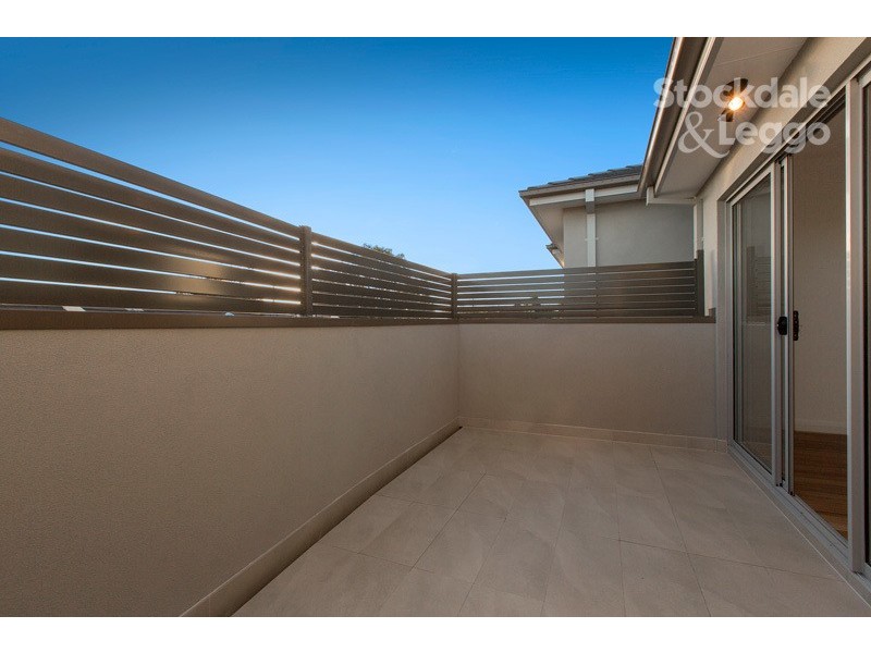 2/11 Lex Grove, Oak Park VIC 3046