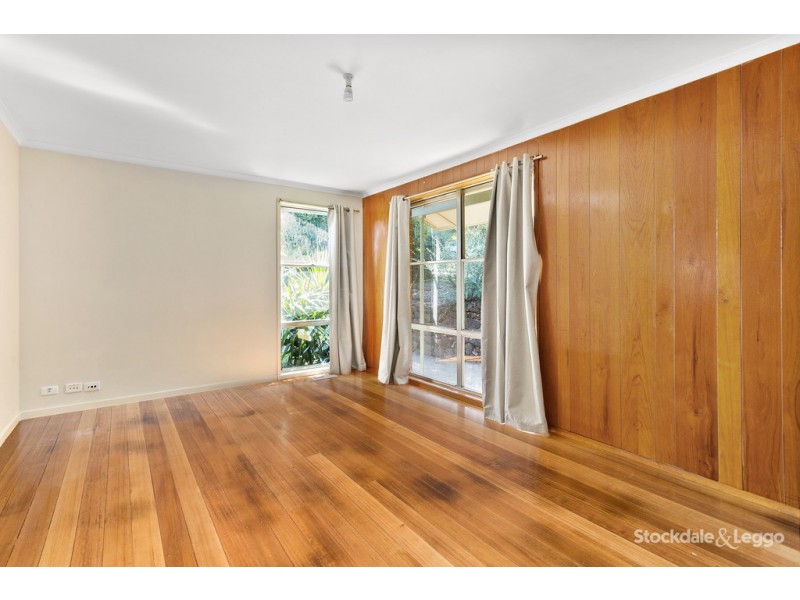 21 Hendricks Crescent, Jacana VIC 3047