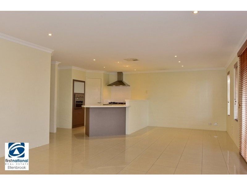 32 Farmaner Parkway, Ellenbrook WA 6069