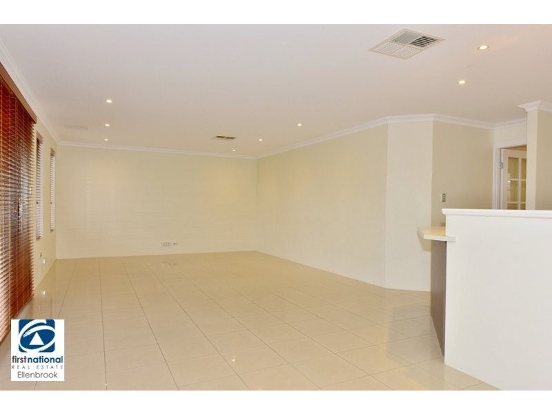 32 Farmaner Parkway, Ellenbrook WA 6069