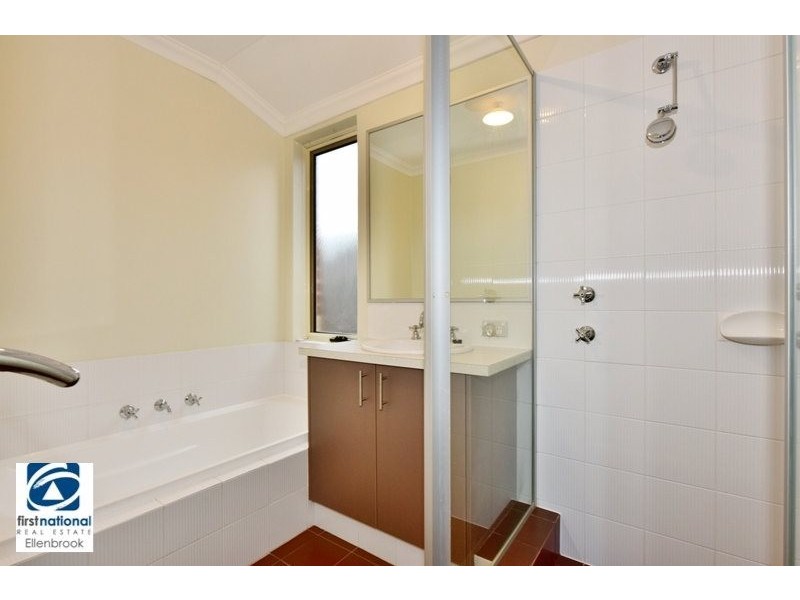 32 Farmaner Parkway, Ellenbrook WA 6069