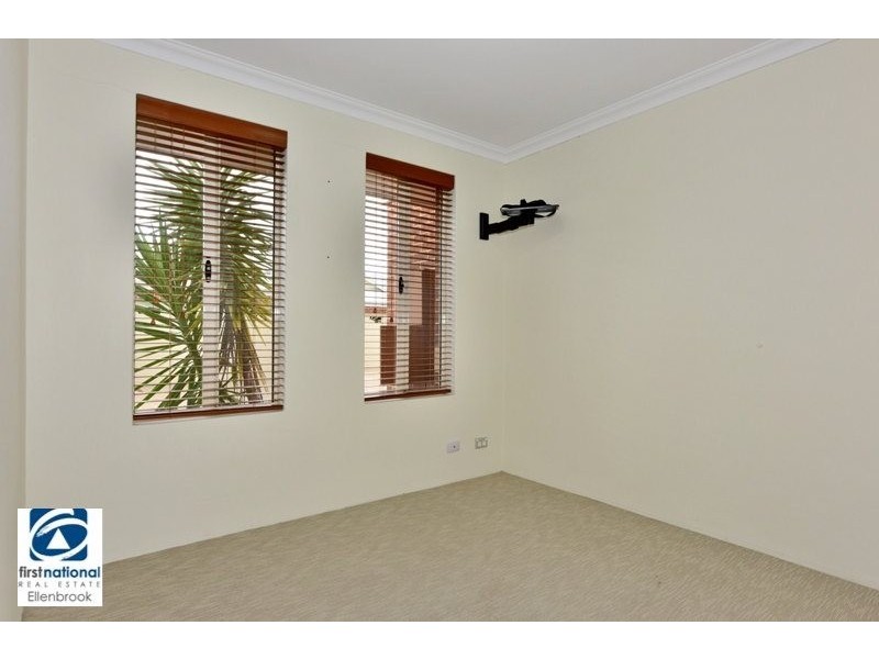 32 Farmaner Parkway, Ellenbrook WA 6069