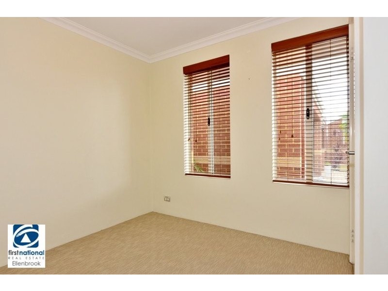 32 Farmaner Parkway, Ellenbrook WA 6069