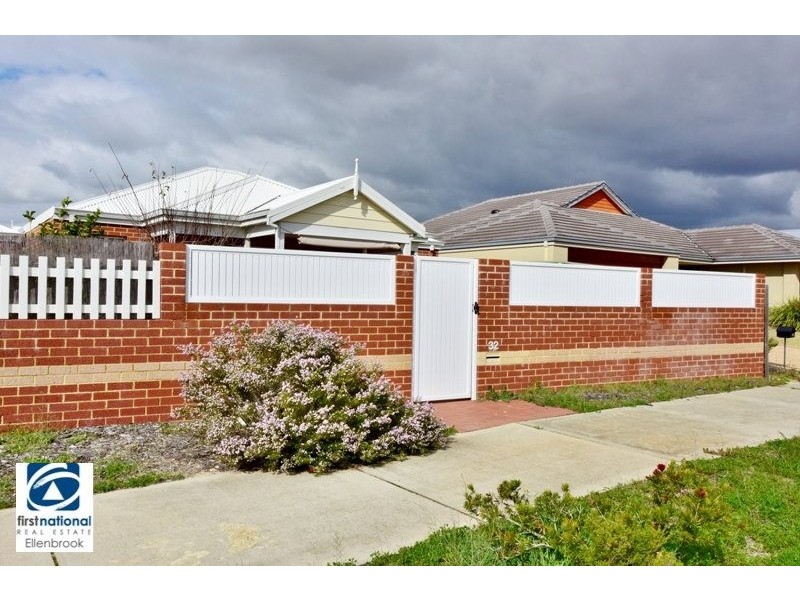 32 Farmaner Parkway, Ellenbrook WA 6069