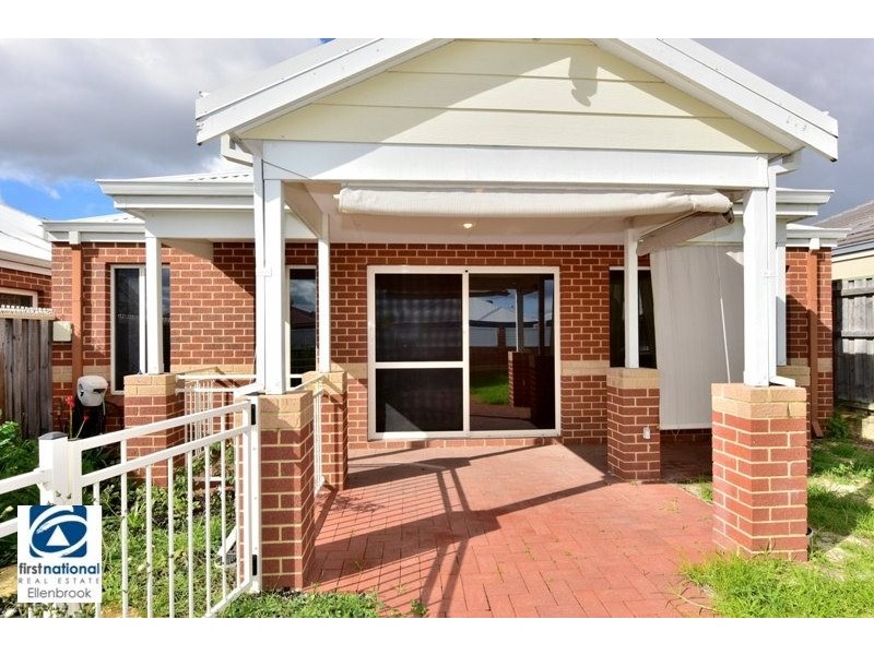 32 Farmaner Parkway, Ellenbrook WA 6069