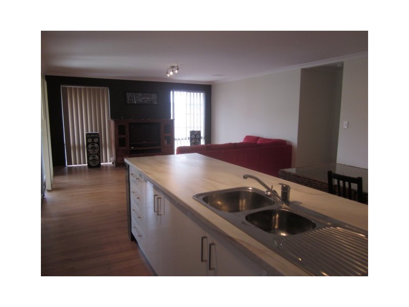 17 Lavinia Crescent, Ellenbrook WA 6069