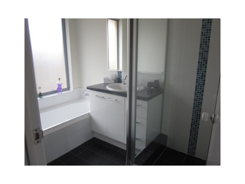 17 Lavinia Crescent, Ellenbrook WA 6069