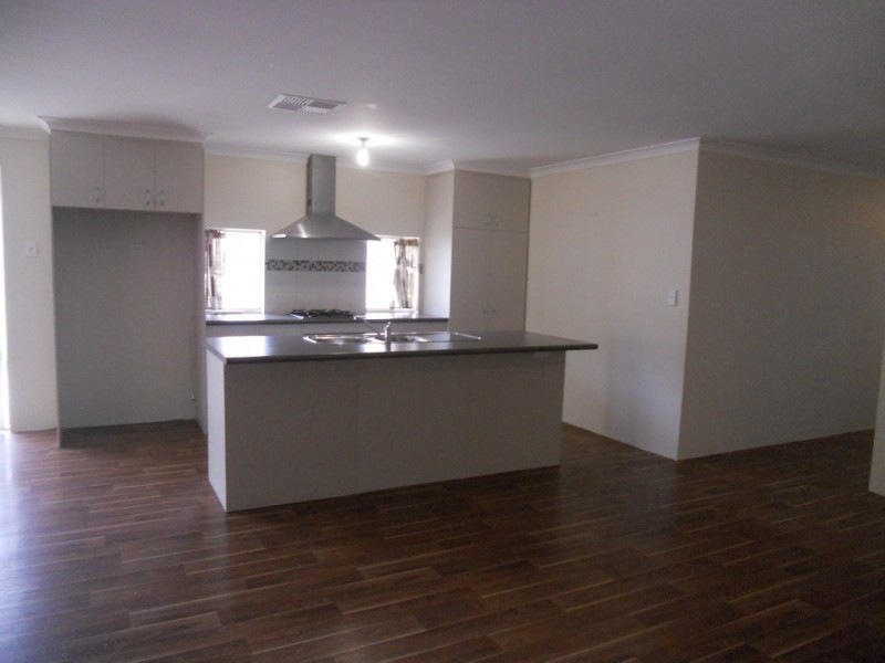 17 Nocturne Rise, Bullsbrook WA 6084