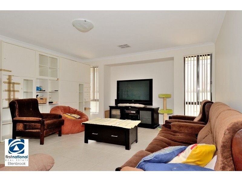 10 Heathland Terrace, Ellenbrook WA 6069
