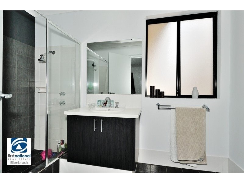 1 Powlett Link, Ellenbrook WA 6069