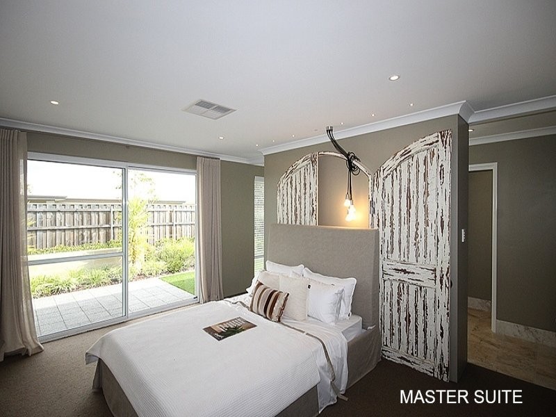 18 Adlington Way, The Vines WA 6069