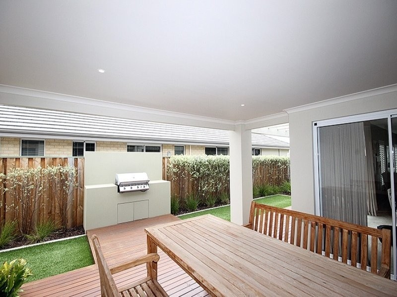 18 Adlington Way, The Vines WA 6069