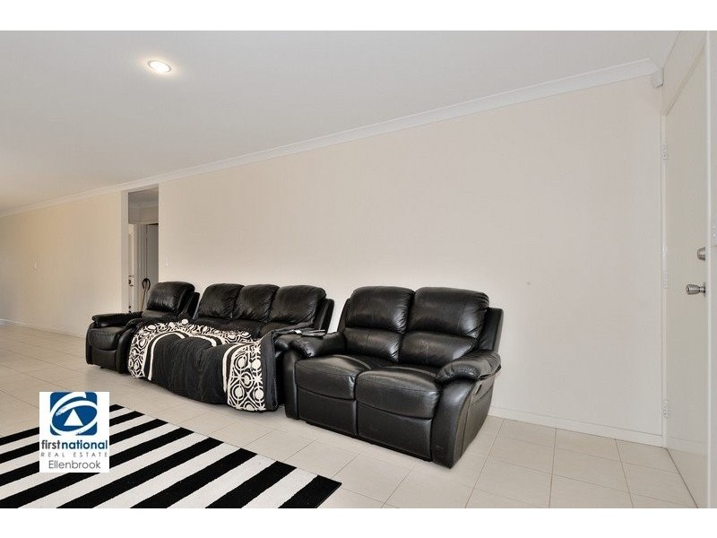 61 Grassdale Parkway, Ellenbrook WA 6069