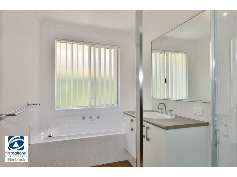 2/3 Cadogan Outlook, Ellenbrook WA 6069