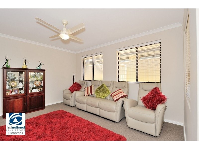 8A Barnfield Drive, Ellenbrook WA 6069