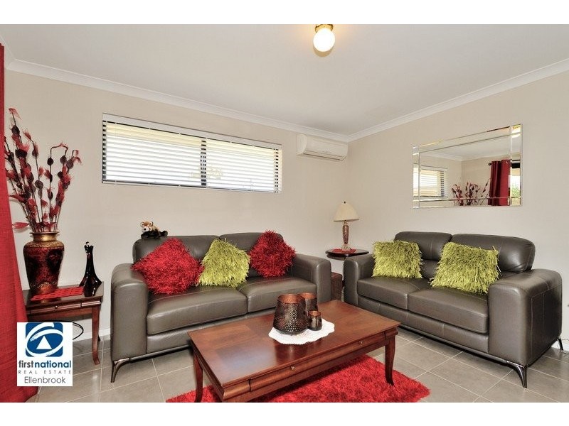 8A Barnfield Drive, Ellenbrook WA 6069