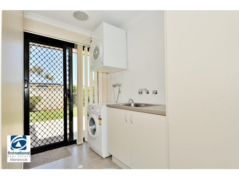 8A Barnfield Drive, Ellenbrook WA 6069