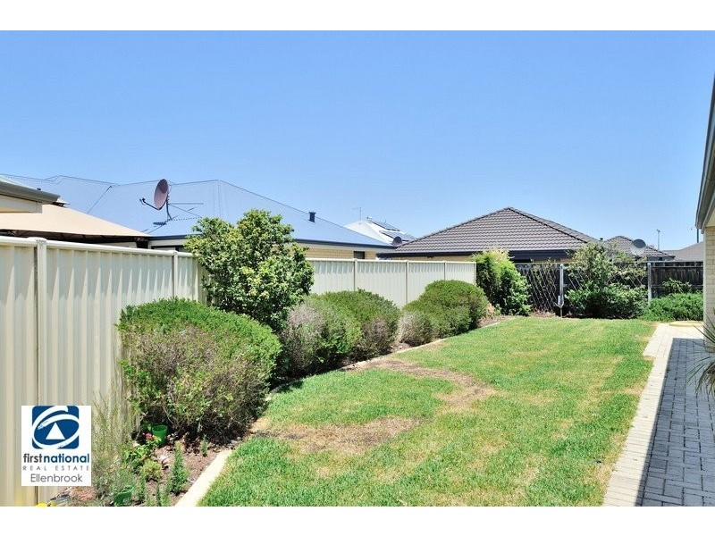 8A Barnfield Drive, Ellenbrook WA 6069