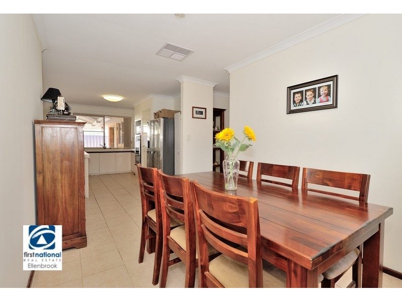 13 Golden Retreat, Bullsbrook WA 6084