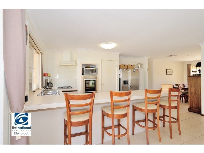 13 Golden Retreat, Bullsbrook WA 6084