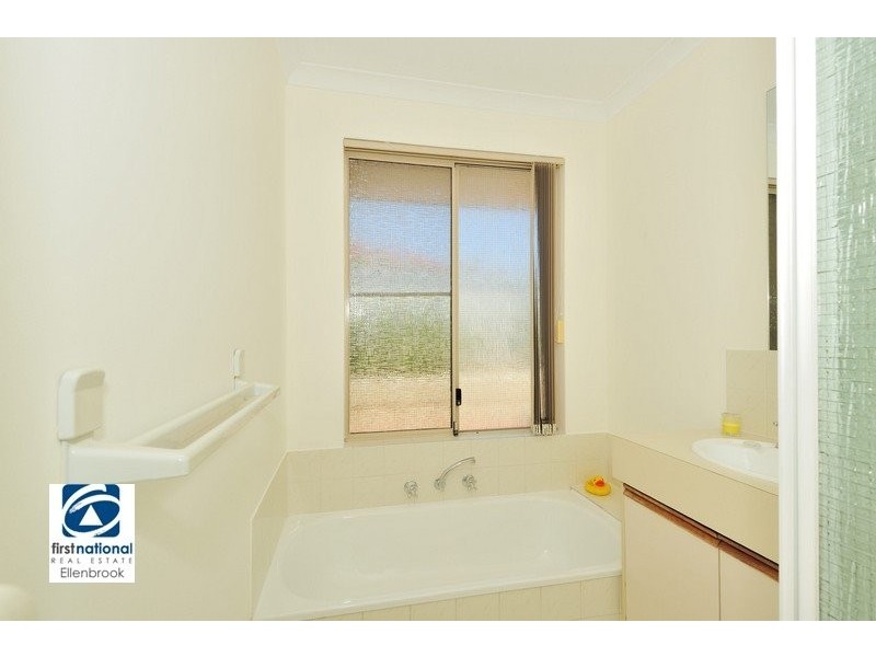 13 Golden Retreat, Bullsbrook WA 6084
