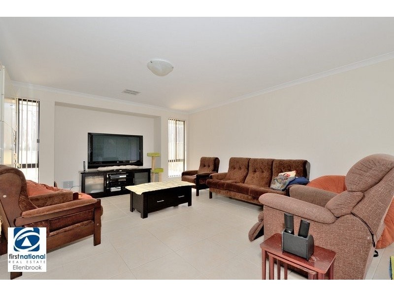 10 Heathland Terrace, Ellenbrook WA 6069