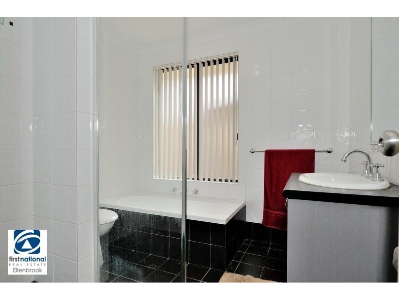 10 Heathland Terrace, Ellenbrook WA 6069