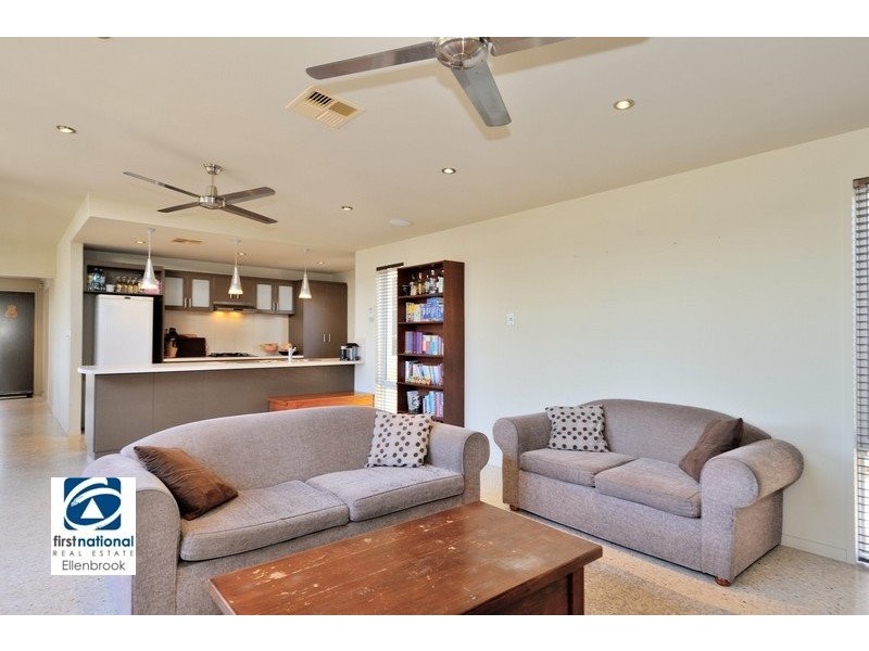 29 Bundaleer Avenue, Ellenbrook WA 6069