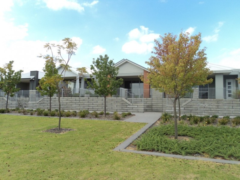 10 Skipsey Lane, Ellenbrook WA 6069