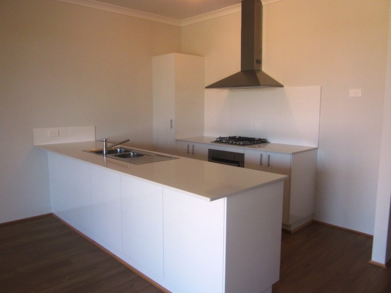 10 Skipsey Lane, Ellenbrook WA 6069