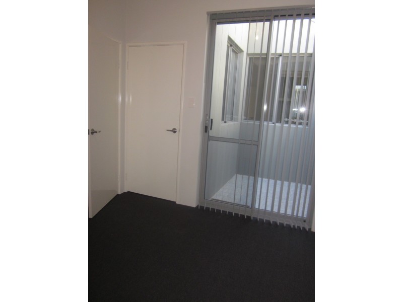 10 Skipsey Lane, Ellenbrook WA 6069