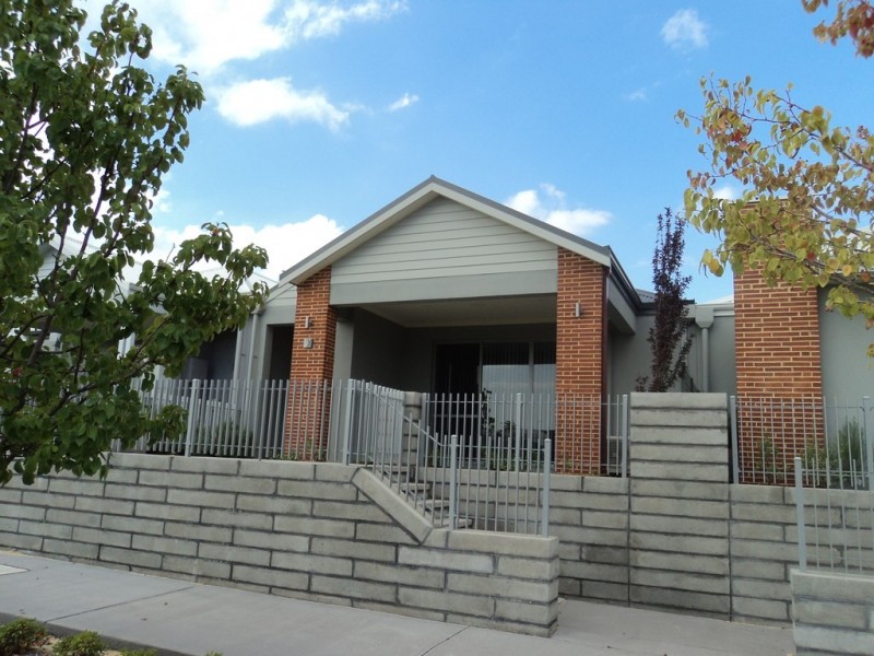 10 Skipsey Lane, Ellenbrook WA 6069