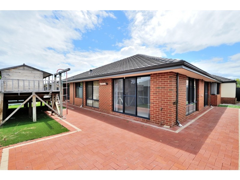 11 Corich Pass, Aveley WA 6069