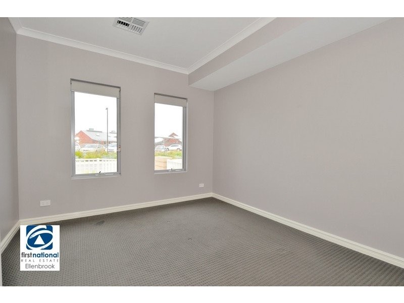27 Dunnett Drive, Ellenbrook WA 6069