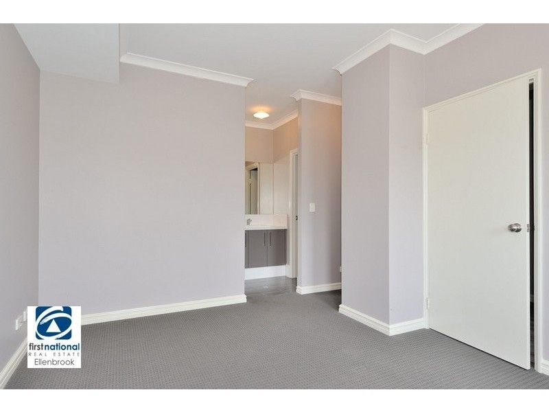 27 Dunnett Drive, Ellenbrook WA 6069