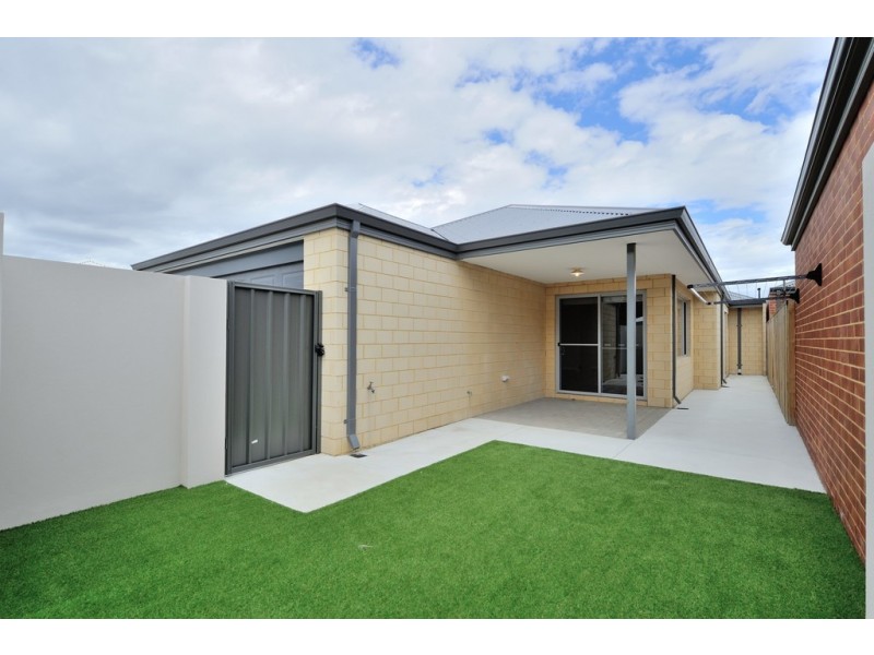 27 Dunnett Drive, Ellenbrook WA 6069