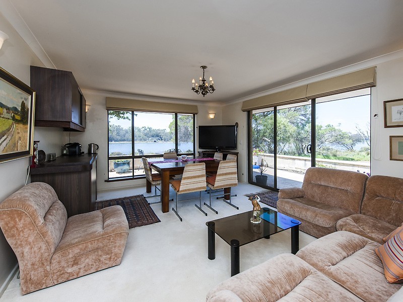 2 Nairn Road, Coodanup WA 6210