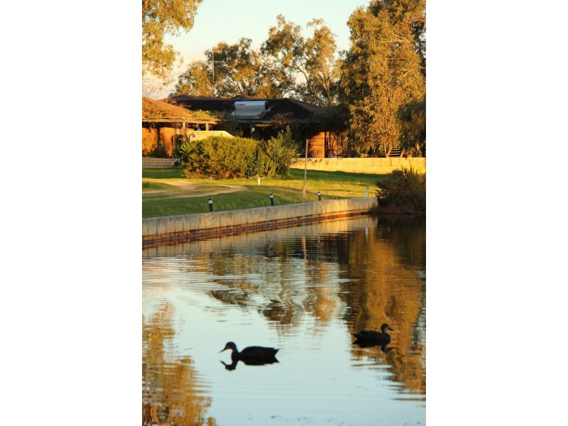 2 Nairn Road, Coodanup WA 6210