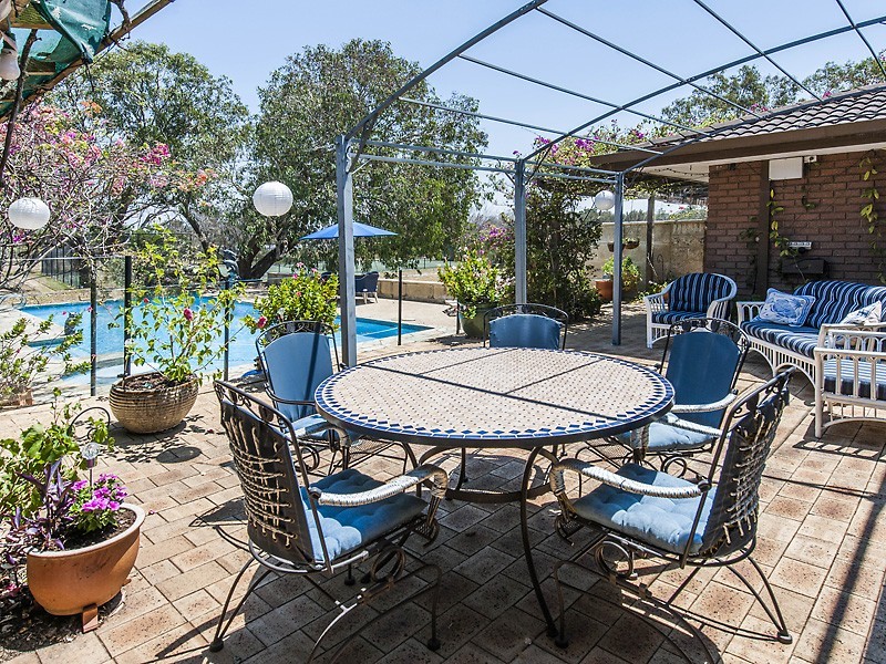2 Nairn Road, Coodanup WA 6210