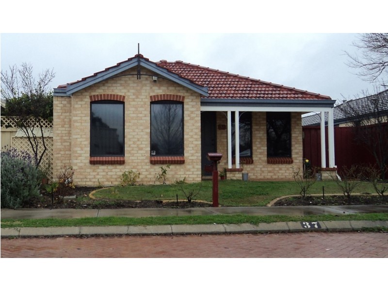 37 Centre Circle, Ellenbrook WA 6069