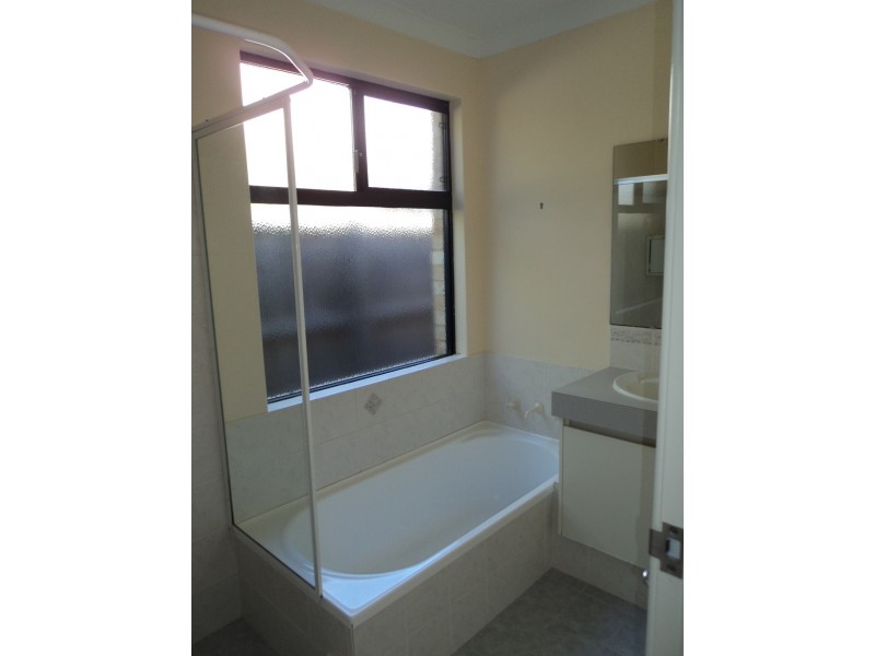 37 Centre Circle, Ellenbrook WA 6069