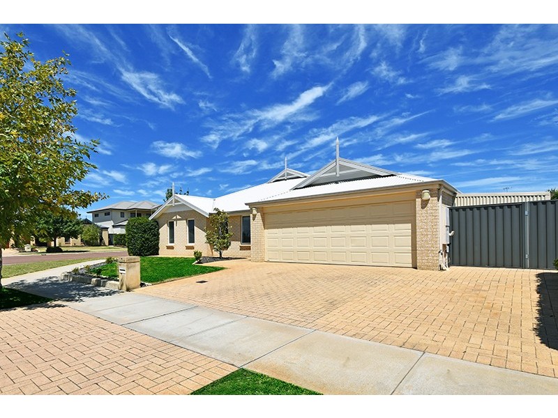 1 Cowra Turn, Aveley WA 6069