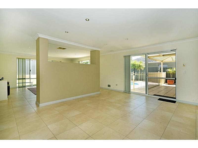 1 Cowra Turn, Aveley WA 6069