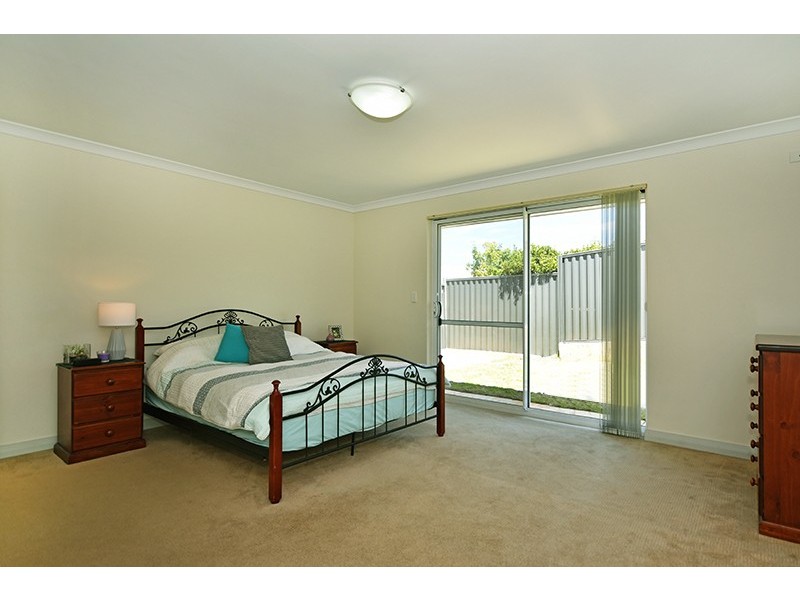 1 Cowra Turn, Aveley WA 6069