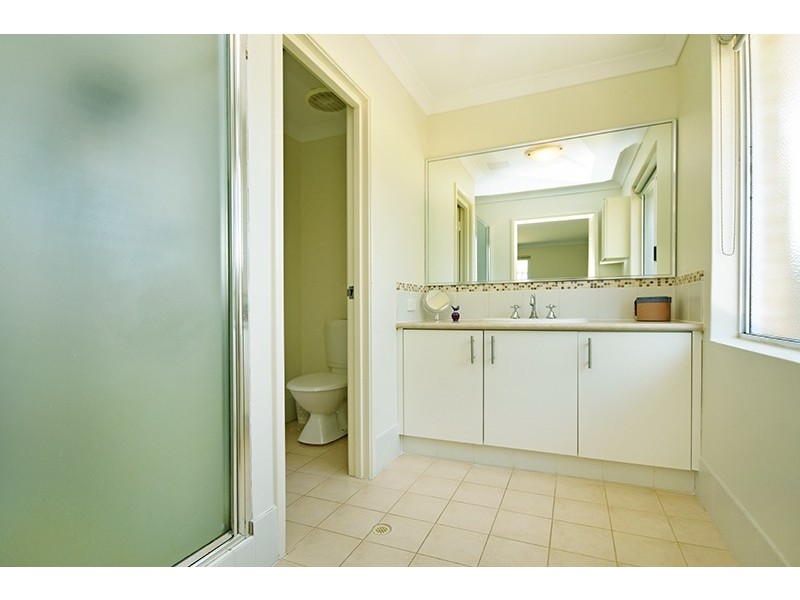 1 Cowra Turn, Aveley WA 6069