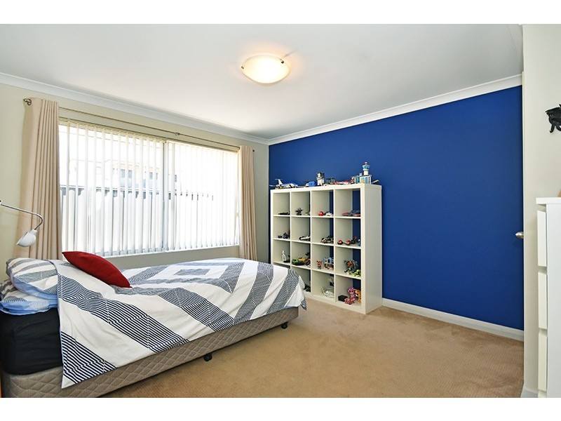 1 Cowra Turn, Aveley WA 6069