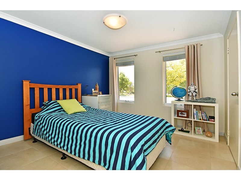 1 Cowra Turn, Aveley WA 6069