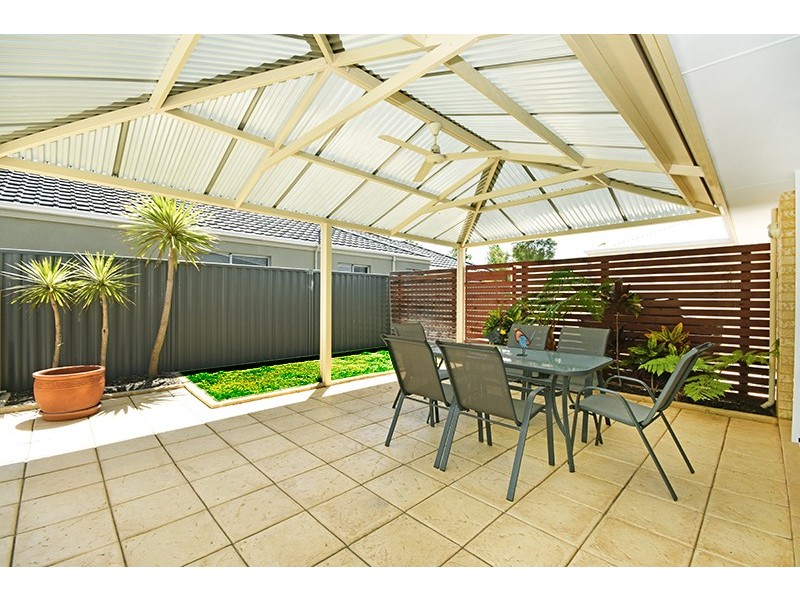 1 Cowra Turn, Aveley WA 6069